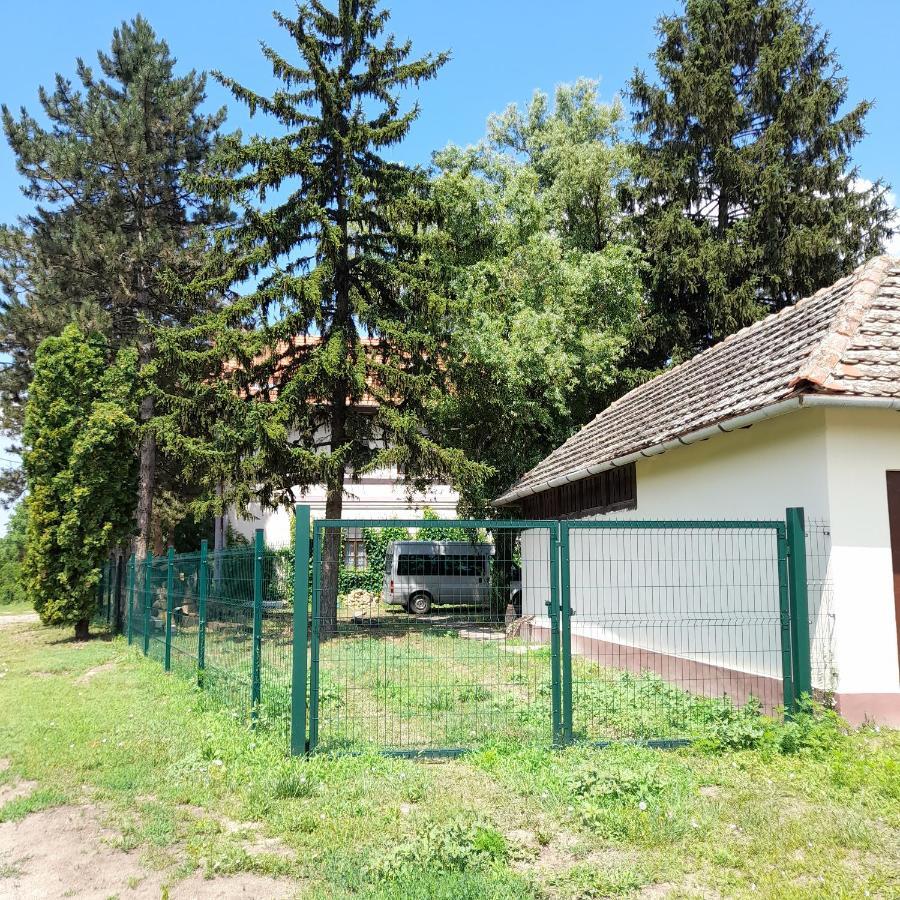 Locomotiv Vendeghaz Hercegszanto Exterior photo